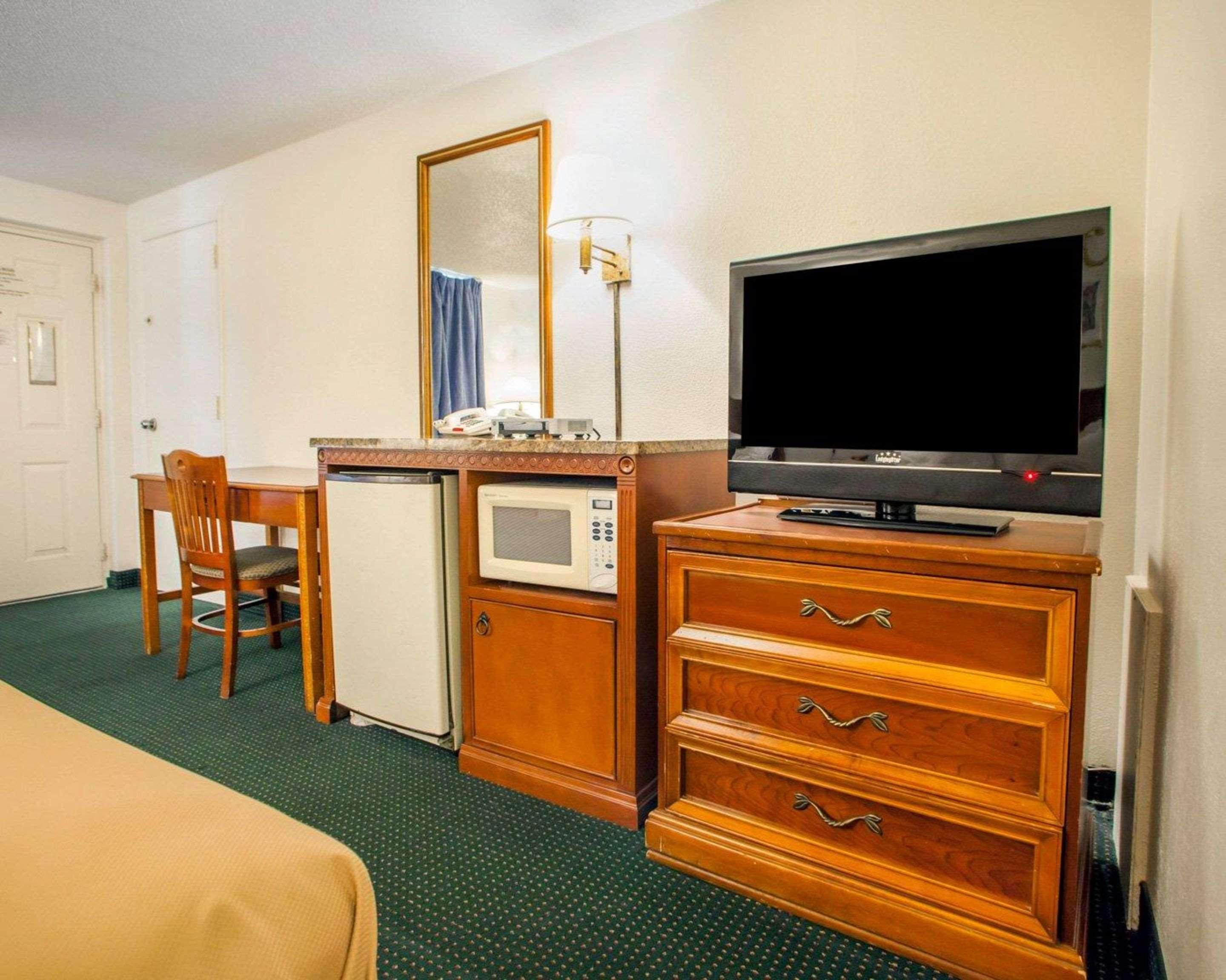 Econo Lodge Somers Point Exterior photo